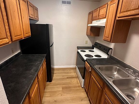 2nd image of 1520 E 17th St N #1550-104