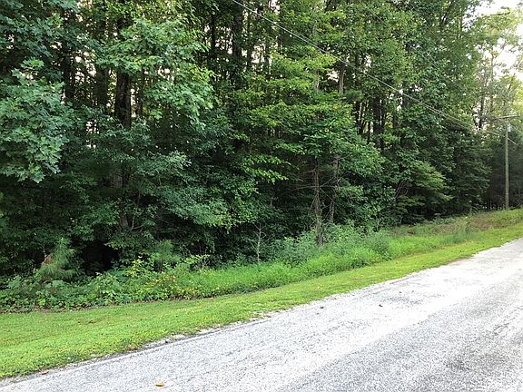 3rd image of 190 Almond Ct
