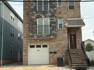 1017 Laura St, Elizabeth, NJ 07201