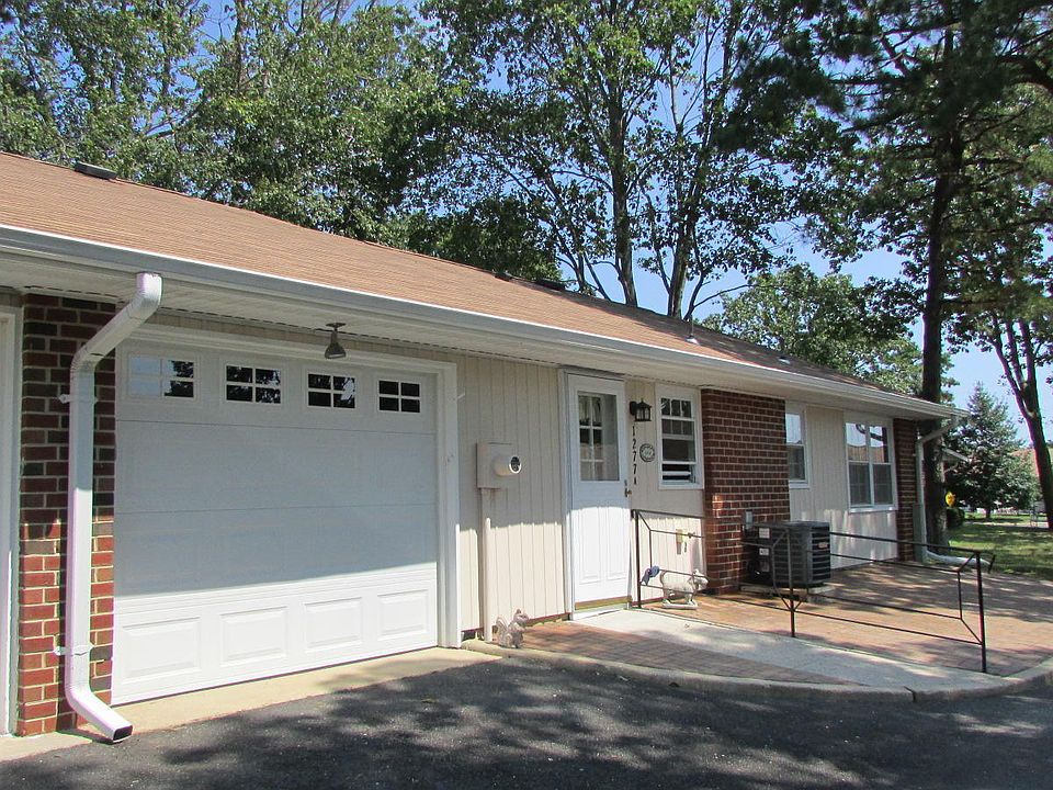 1st image of 1277A Shetland Dr #1001