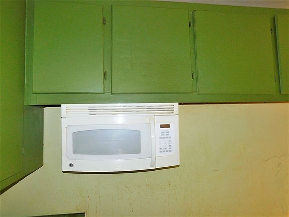 5th image of 318 S Pine St