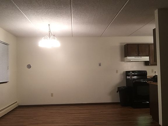 3rd image of 1721 S Ferry St APT 2