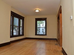 858 W Fletcher St, Chicago, IL 60657