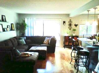 904 Ridge Sq APT 308, Elk Grove Village, IL 60007