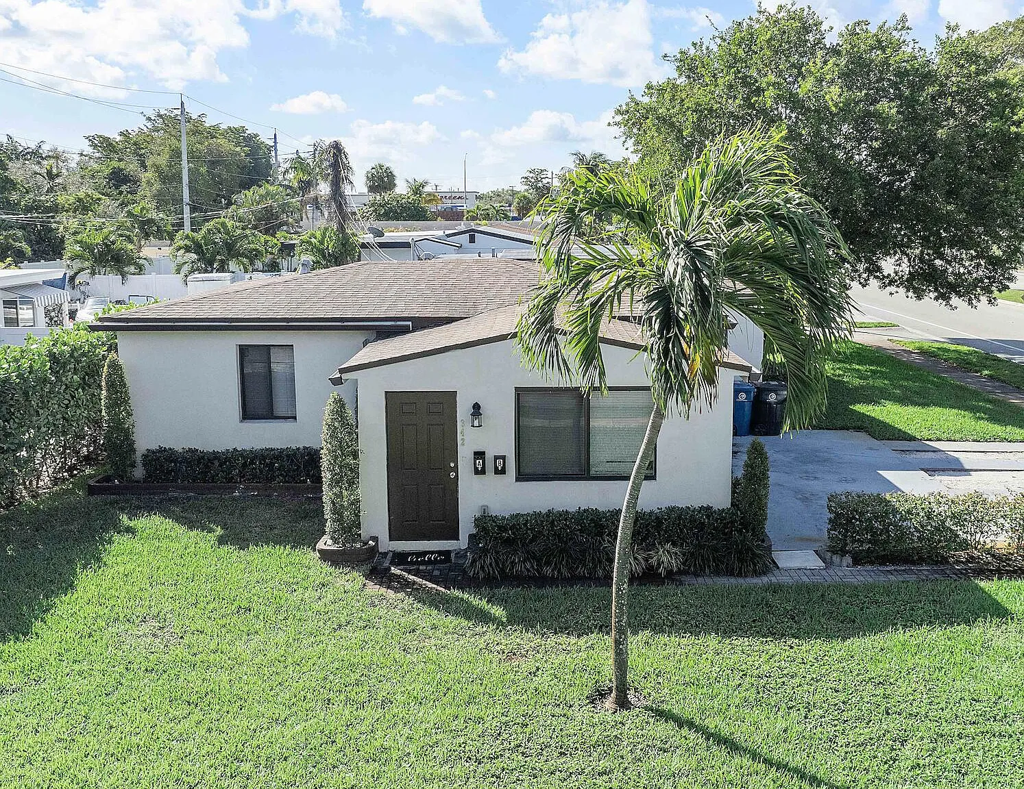 3 bed, 2.0 bath, 1130 sqft, $3,500 — Photo 4