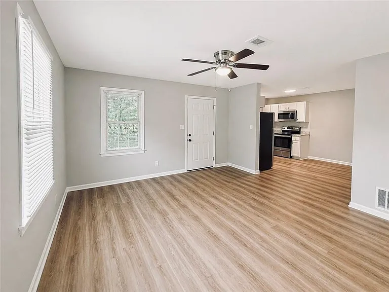 4311 E Paulding Dr — Photo 4