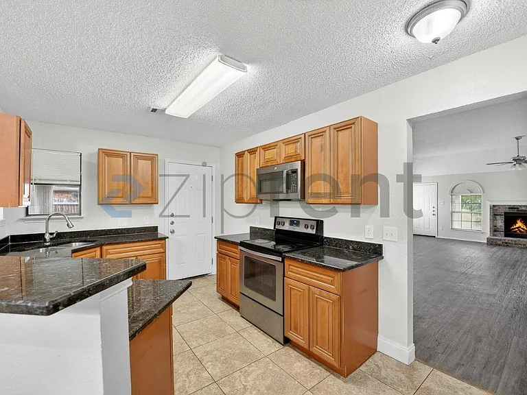 6117 Ivy Glen Dr — Photo 10