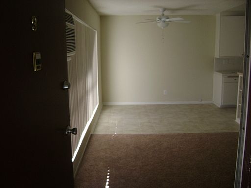 5th image of 415 S St Andrews Pl APT 9