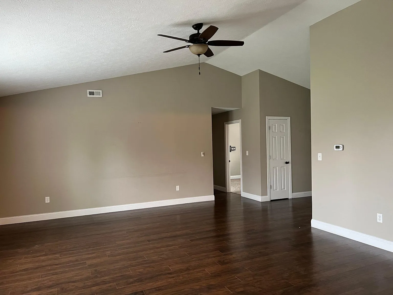 3 bed, 1568 sqft, $1,800 — Photo 2