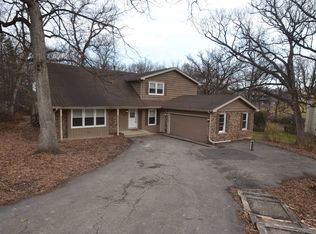 42W174 Timber Trl, St Charles, IL 60175