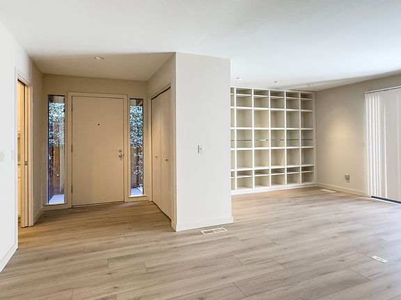 4th image of 380 Las Casitas Ct