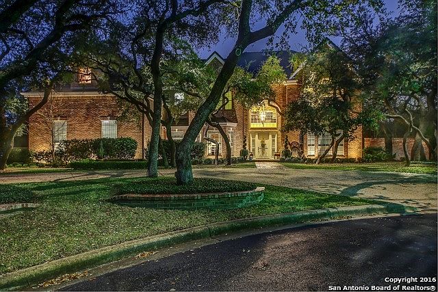1st image of 206 Durand Oak