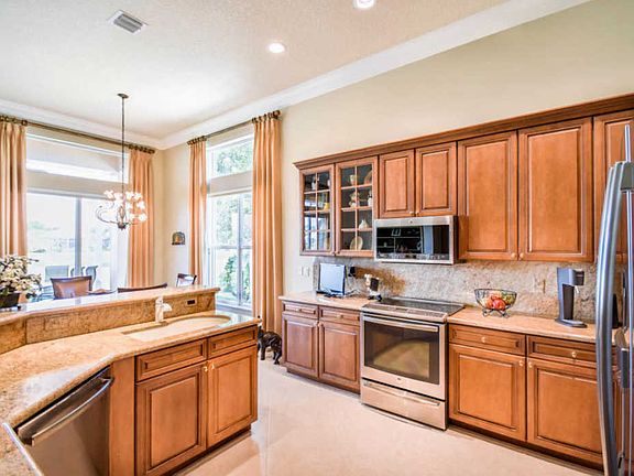 4th image of 7035 Vesuvio Pl