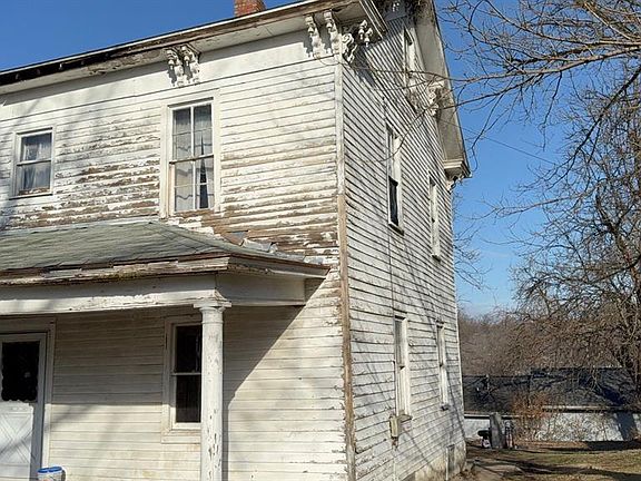 3rd image of 329 W Randolph St