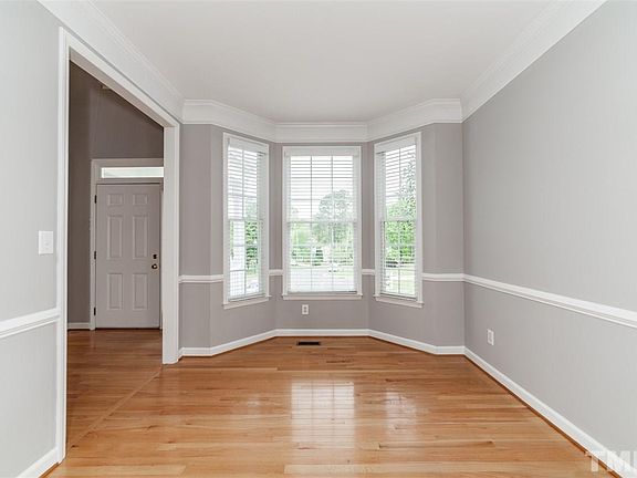 3rd image of 1408 Hillcroft Ct