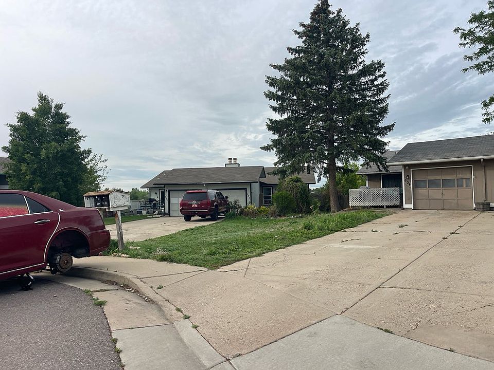 2nd image of 553 Cora Pl