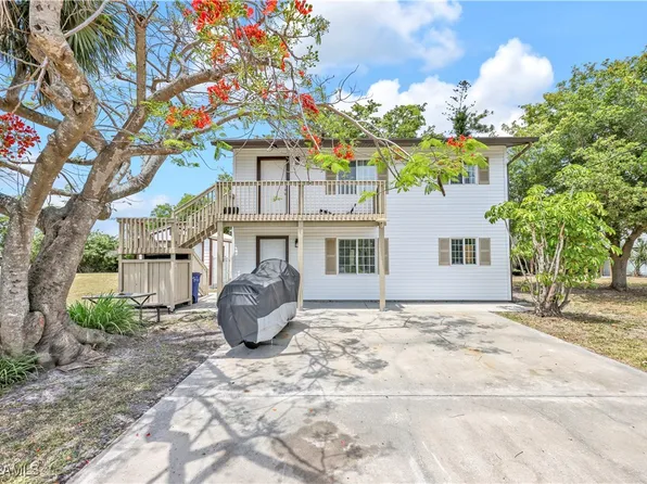 17209/17211 Whitewater Ct, Fort Myers Beach, FL 33931