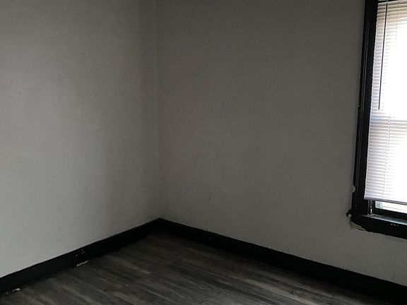 4th image of 11813 Lenacrave Ave #0