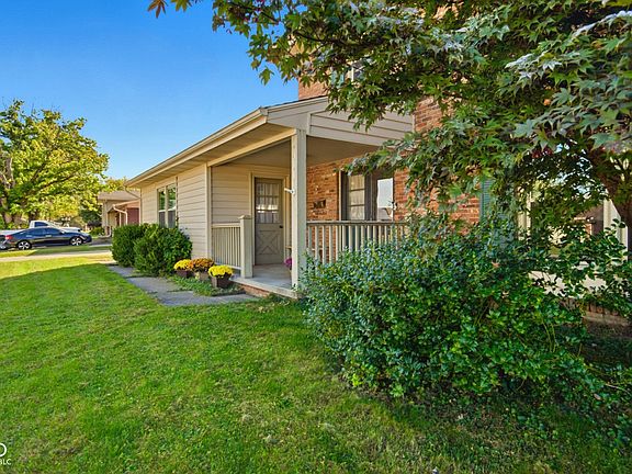 4th image of 1311 Crescent Dr