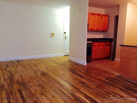 2nd image of 19 Hamilton Ter APT 1E
