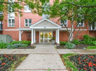 100 N Milwaukee Ave APT 204, Wheeling, IL 60090