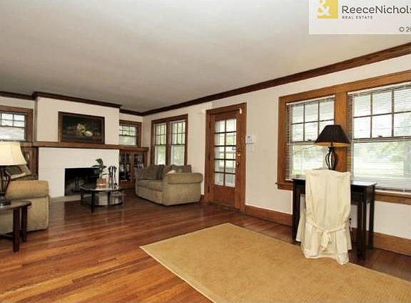 4th image of 1224 W 51st St