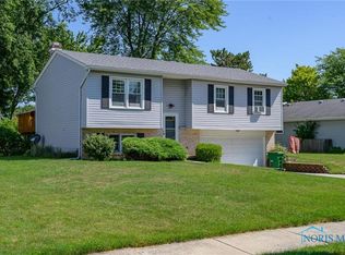 1036 E Elm Tree Rd, Rossford, OH 43460
