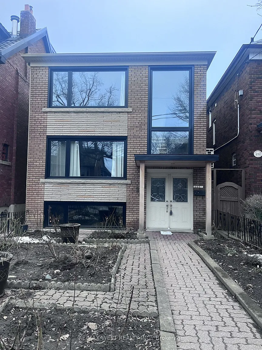 241 Wychwood Ave photo 1