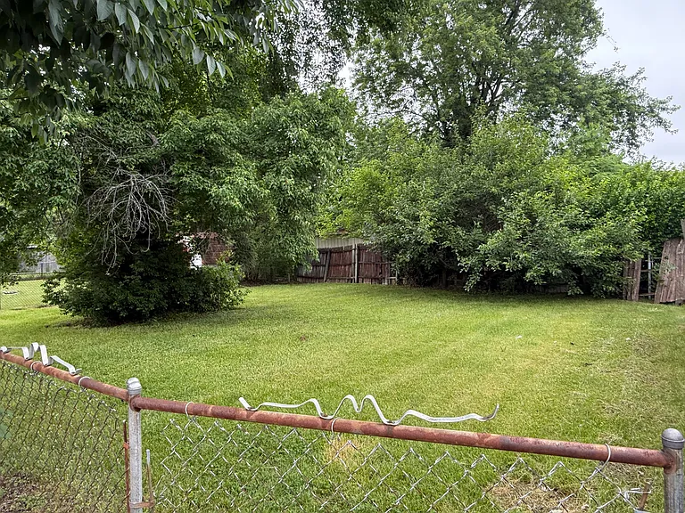 4911 Rosalind Ct — Photo 3
