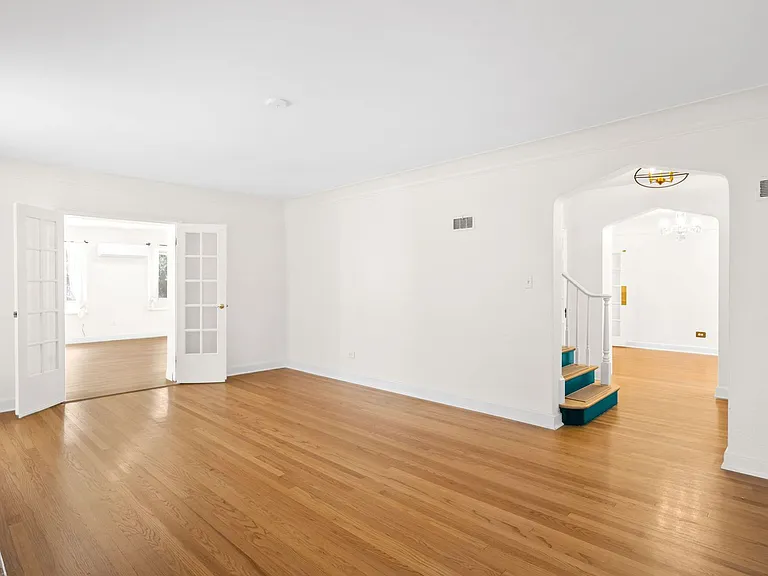 525 Forest St — Photo 10