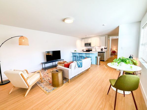 610 Virginia Ave #205
