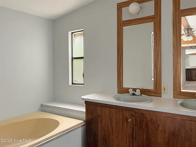 3020 Carswell Dr — Photo 6