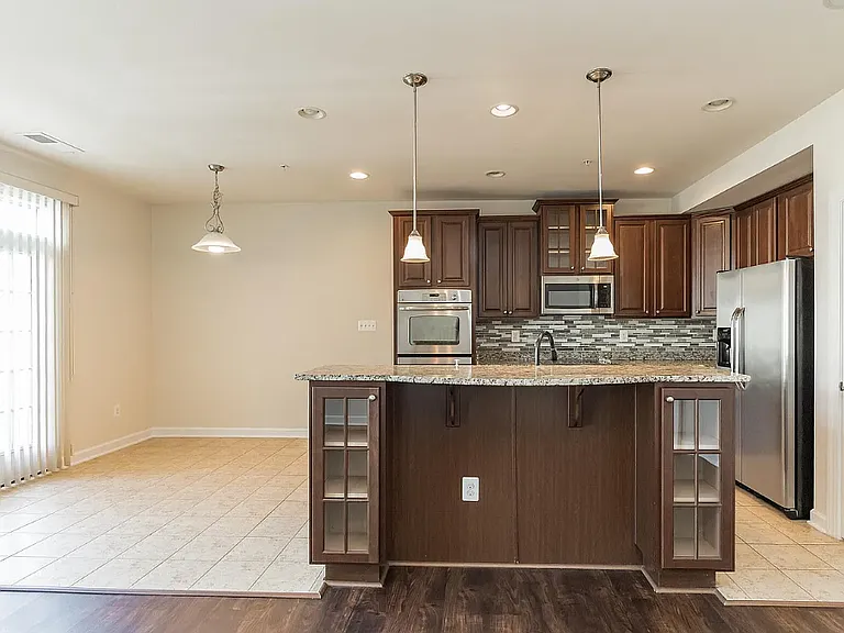 3612 Spring Hollow Ln — Photo 6