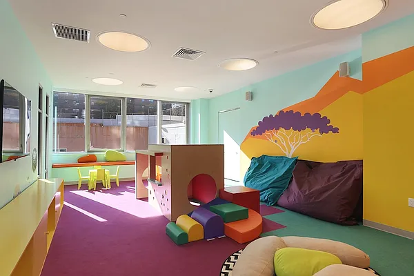 Rented by Red Apple Group | media 12