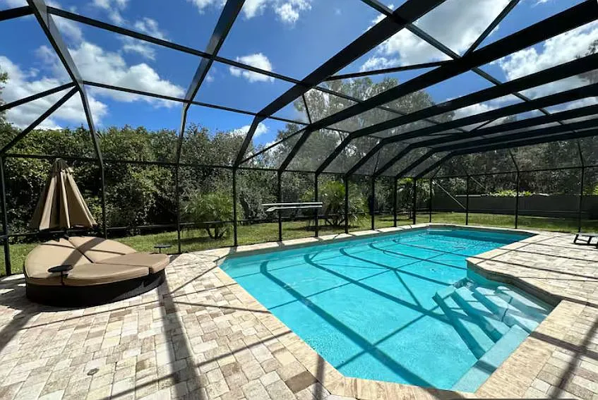4932 Hidden Oaks Trl