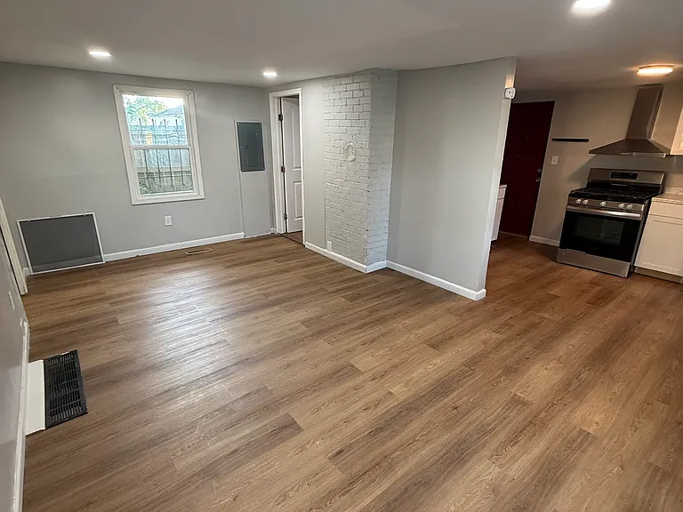 517 S Wheatland Ave — Photo 1