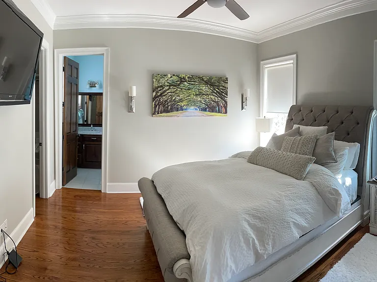 212 Houston St — Photo 2