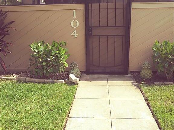 2nd image of 1100 SE Mitchell Ave APT 104