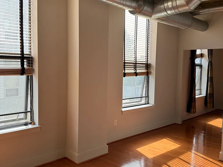 2301 Champlain St NW — Photo 9