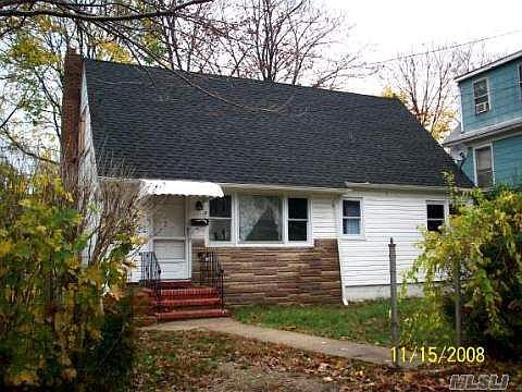 1st image of 7 Charles Ave