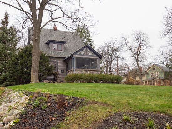 1602 Grand Ave Kalamazoo Mi 49006 Zillow