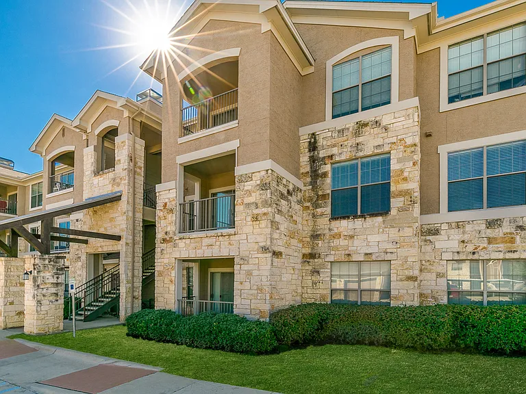 Dry Creek Ranch Apartments — Photo 34