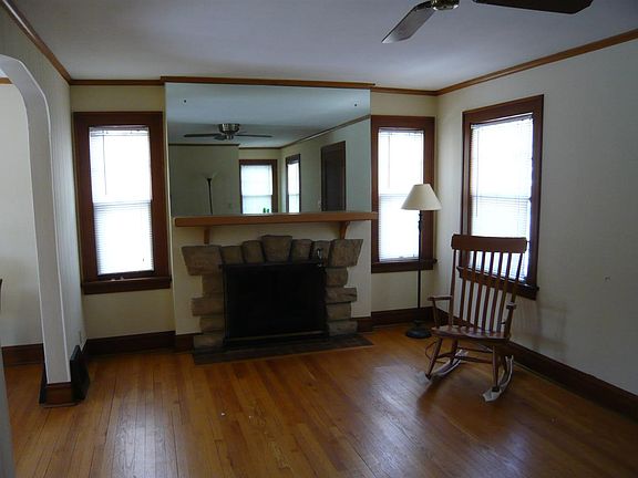 1st floor living room