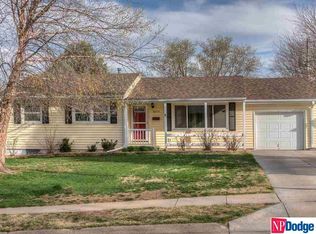 8214 Bowie Dr, Omaha, NE 68114