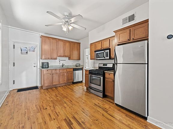 5th image of 2233 W Shakespeare Ave APT 1F