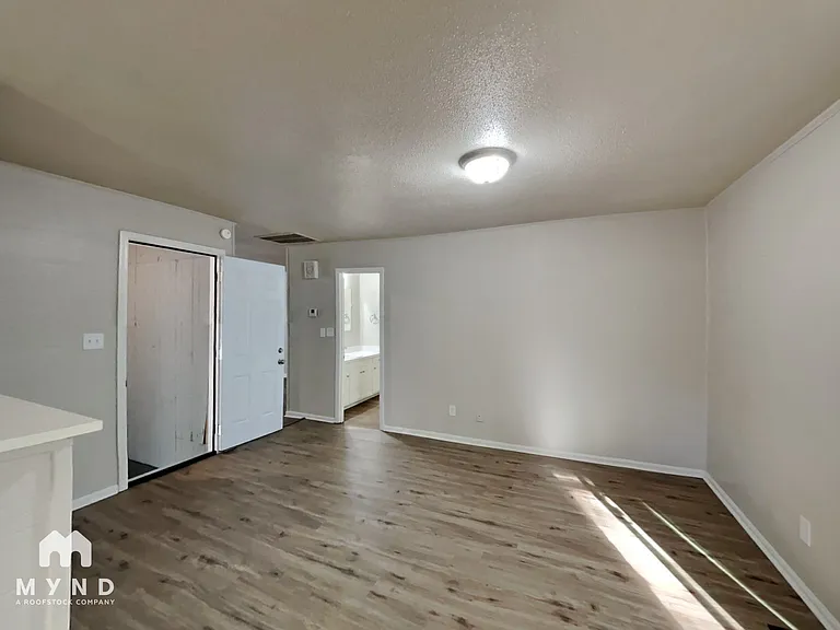 713 Kingman Rd — Photo 7