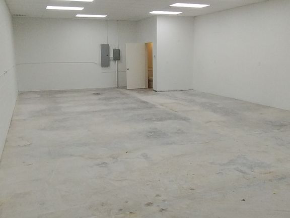 3rd image of 9349 Melvin Ave Suite 8