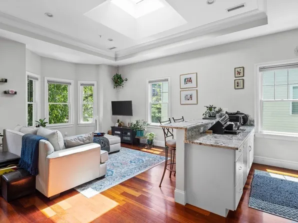 120-126 Webster Ave #122, Cambridge, MA 02141