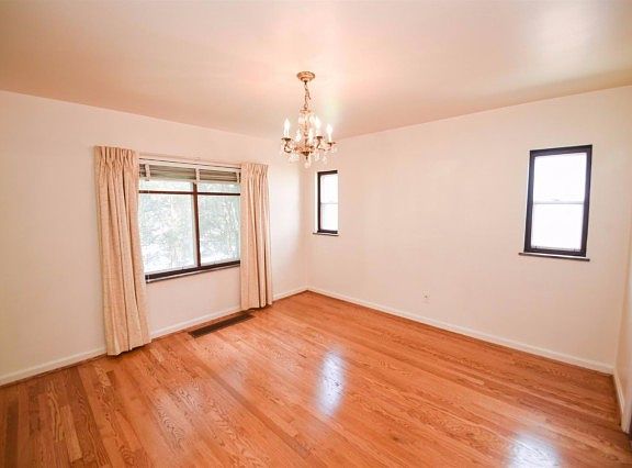4th image of 3204 Coral Park Dr
