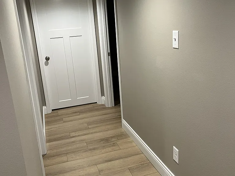 801 N Henderson Ave — Photo 8